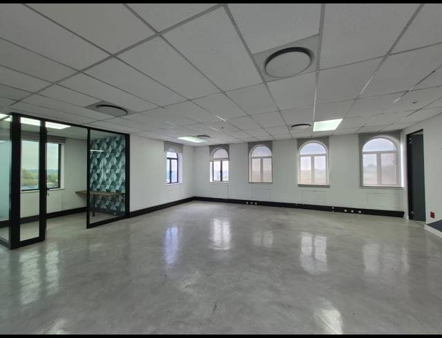 1,508M² OFFICE TO LET IN CRAIGHALL
